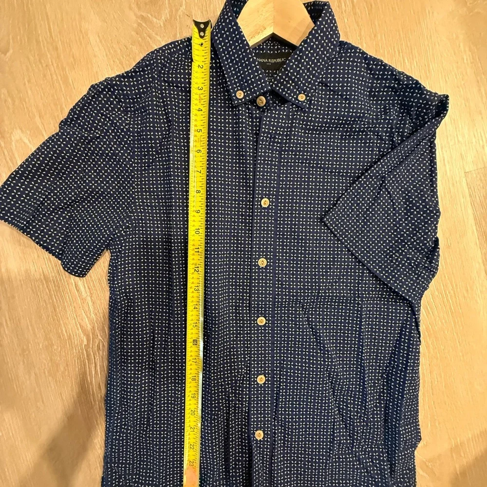 Banana Republic Navy and White Patterned Men's Shirt - Picture 3 of 8